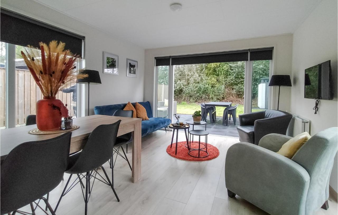 2 Bedroom Awesome Home In Heinkenszand Buitenkant foto