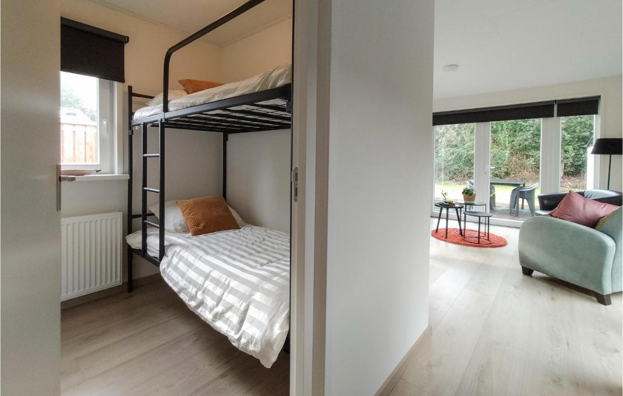 2 Bedroom Awesome Home In Heinkenszand Buitenkant foto