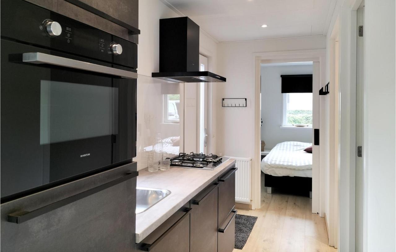 2 Bedroom Awesome Home In Heinkenszand Buitenkant foto