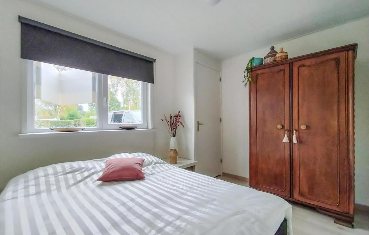 2 Bedroom Awesome Home In Heinkenszand Buitenkant foto